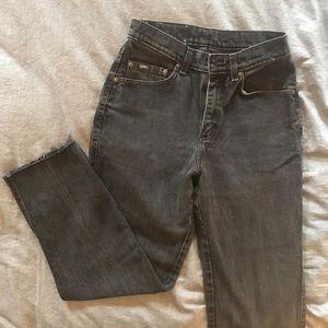 Vintage Rough Hem Cropped Lee Mom Jeans